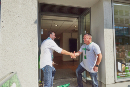  Ladeneröffnung Fotograf Berlin, Geschäftseröffnung Fotografie, Ladenöffnung Eventfotograf Berlin, Ladenöffnungsreportage Berlin, Ladenöffnungsfotografie Preise, Ladenöffnungsevent Fotograf Berlin, Einkaufszentrum Eröffnungsfotograf, Ladenöffnung Fotografie Portfolio, Shop Opening Fotograf Berlin, Ladenöffnung Pressefotografie, Ladenöffnung PR-Fotos Berlin, Fotograf für Store Opening, Ladenöffnung Imagefotos, Geschäftsneueröffnung Fotograf, Ladenöffnung Eventdokumentation, Berliner Ladeneröffnungsfotos, Ladenöffnungsfotograf Firmenevent, Fotoreportage Ladeneröffnung, Ladenöffnung Social Media Fotos, Fotograf für Einzelhandelseröffnung Berlin, o2, deinhandy.de