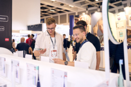  Messefotograf Berlin, Messefotografie Dienstleistungen, Messefotograf Preise Berlin, Messestand Fotografie, Messefotografie, Messegesellschaften, Professioneller Messefotograf Berlin, Messestand Dokumentation, Messefotograf, Messeauftritte, Messefotografie, Messestandgestaltung, Messefotograf, Messeimpressionen, Produktfotografie auf Messen, Messefotograf, Messeevents, Messefotografie, Messebesucher, Messefotografie, Berliner Messehallen, Messefotografie, Firmenauftritt, Messefotograf, Messestände in Berlin, Messefotografie, Fachmessen Berlin, Messefotografie, Ausstellerportfolios, Messefotografie, Messekatalogbilder, Messefotograf Berliner Messekalender