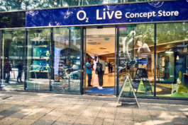  Ladeneröffnung Fotograf Berlin, Geschäftseröffnung Fotografie, Ladenöffnung Eventfotograf Berlin, Ladenöffnungsreportage Berlin, Ladenöffnungsfotografie Preise, Ladenöffnungsevent Fotograf Berlin, Einkaufszentrum Eröffnungsfotograf, Ladenöffnung Fotografie Portfolio, Shop Opening Fotograf Berlin, Ladenöffnung Pressefotografie, Ladenöffnung PR-Fotos Berlin, Fotograf für Store Opening, Ladenöffnung Imagefotos, Geschäftsneueröffnung Fotograf, Ladenöffnung Eventdokumentation, Berliner Ladeneröffnungsfotos, Ladenöffnungsfotograf Firmenevent, Fotoreportage Ladeneröffnung, Ladenöffnung Social Media Fotos, Fotograf für Einzelhandelseröffnung Berlin, o2