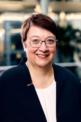  Karin Klingen im Portrait von Arthur Pohlit vom Rechnungshof Berlin
